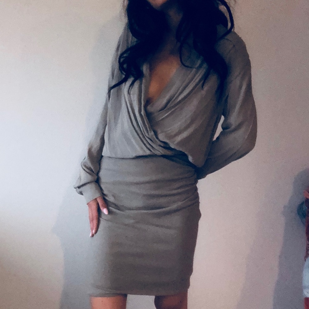 James Perse clay deep v dress